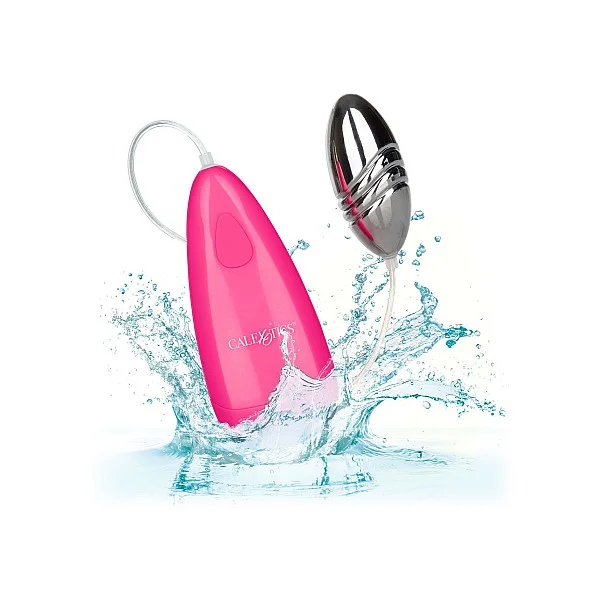 Waterproof Gyrating Bullet - Roze van het merk Booty Call - Vibrerende Eitjes - online kopen bij Masculum.nl. De discrete online seks-toys en erotisch heren ondergoed winkel voor gay & hetero mannen.