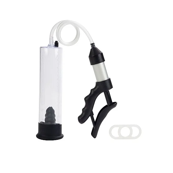 Quick Draw Vacuum Pump - Zwart van het merk Optimum Series - Penispompen - online bestellen bij Masculum.nl. De discrete online seks-toys en erotisch heren ondergoed winkel voor gay & hetero mannen.