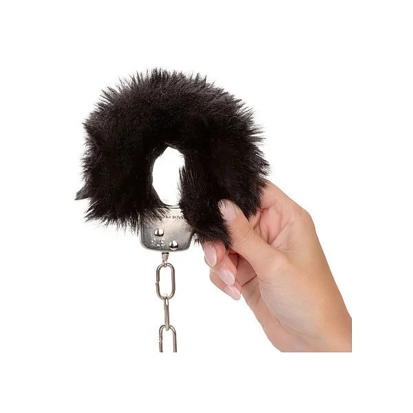 Ultra Fluffy Furry Cuffs - Zwart van het merk CalExotics - Boeien - online bestellen bij Masculum.nl. De discrete online seks-toys en erotisch heren ondergoed winkel voor gay & hetero mannen.