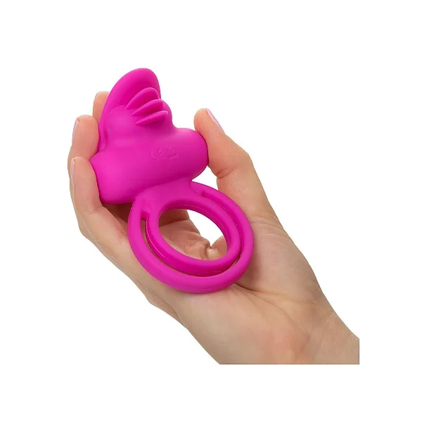 Dual Clit Flicker Enhancer - Roze van het merk Couples Enhancers - Vibrerende Cockringen - online kopen bij Masculum.nl. De discrete online seks-toys en erotisch heren ondergoed winkel voor gay & hetero mannen.