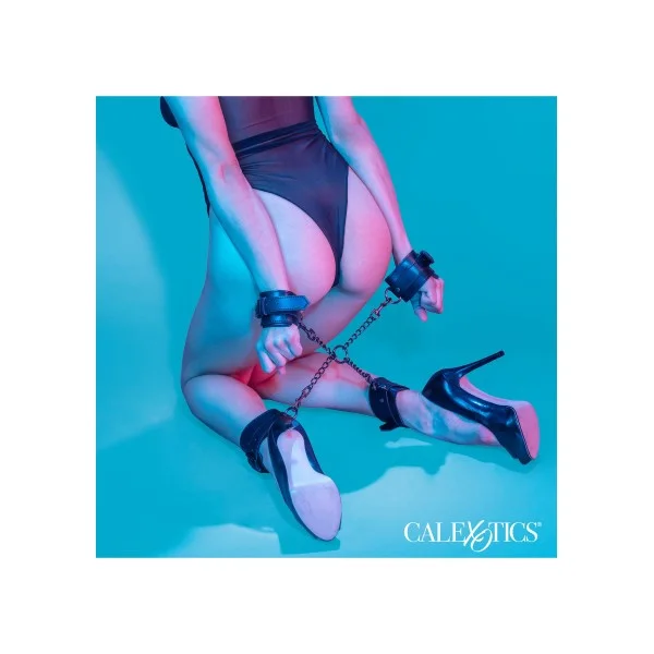 Euphoria Collection Hog Tie - Zwart van het merk Euphoria - Leren Boeien - online kopen bij Masculum.nl. De discrete online seks-toys en erotisch heren ondergoed winkel voor gay & hetero mannen.