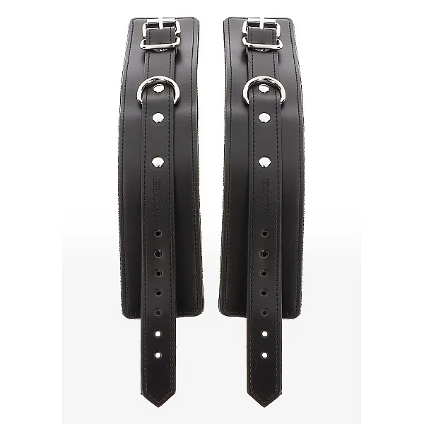 Ankle Cuffs - Zwart van het merk Luxury Bondage Essentials - Boeien - online bestellen bij Masculum.nl. De discrete online seks-toys en erotisch heren ondergoed winkel voor gay & hetero mannen.