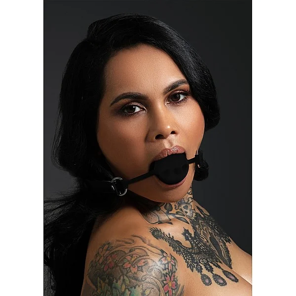 Silicone Ball Gag - Zwart van het merk Luxury Bondage Essentials - Ball Gags - online kopen bij Masculum.nl. De discrete online seks-toys en erotisch heren ondergoed winkel voor gay & hetero mannen.