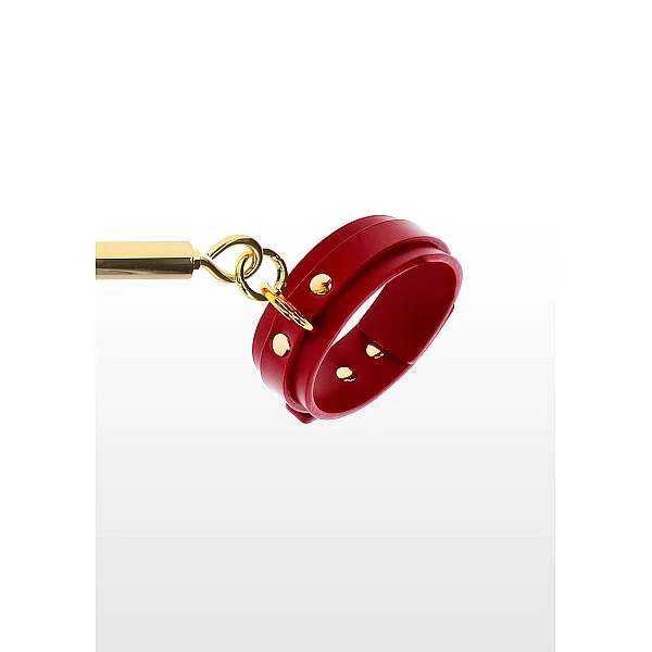 Spreader Bar with Ankle Cuffs - Rood van het merk Bondage in Luxury - Spreidstangen - online kopen bij Masculum.nl. De discrete online seks-toys en erotisch heren ondergoed winkel voor gay & hetero mannen.