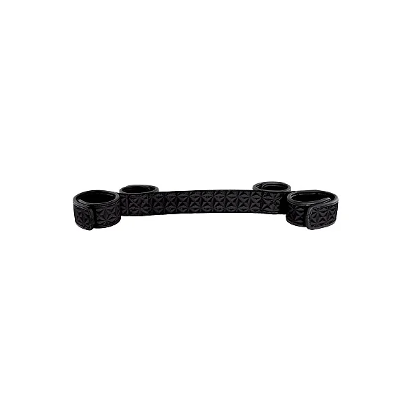 Soft Spreader Bar - Zwart van het merk Sinful - Spreidstangen - online kopen bij Masculum.nl. De discrete online seks-toys en erotisch heren ondergoed winkel voor gay & hetero mannen.