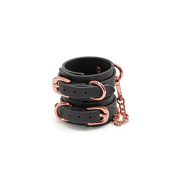 Bondage Couture Wrist Cuffs - Zwart van het merk Bondage Couture - Boeien - online kopen bij Masculum.nl. De discrete online seks-toys en erotisch heren ondergoed winkel voor gay & hetero mannen.