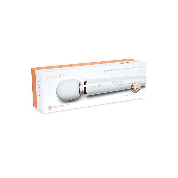 Le Wand Rechargeable Massager - Wit van het merk Le Wand - Wand Massagers - online bestellen bij Masculum.nl. De discrete online seks-toys en erotisch heren ondergoed winkel voor gay & hetero mannen.