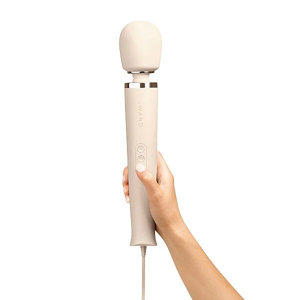 Le Wand Plugin Massager - Nude van het merk Le Wand - Wand Massagers - online bestellen bij Masculum.nl. De discrete online seks-toys en erotisch heren ondergoed winkel voor gay & hetero mannen.