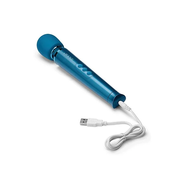 Le Wand Petite Rechargeable - Blauw van het merk Le Wand - Wand Massagers - online bestellen bij Masculum.nl. De discrete online seks-toys en erotisch heren ondergoed winkel voor gay & hetero mannen.