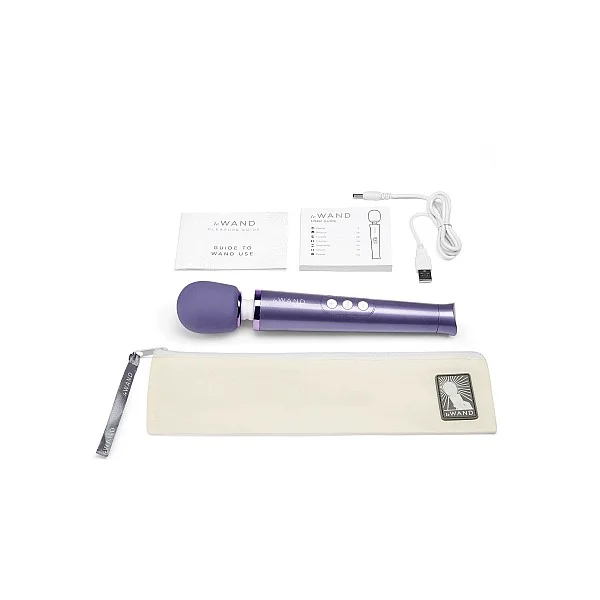 Le Wand Petite Rechargeable - Violet van het merk Le Wand - Wand Massagers - online bestellen bij Masculum.nl. De discrete online seks-toys en erotisch heren ondergoed winkel voor gay & hetero mannen.