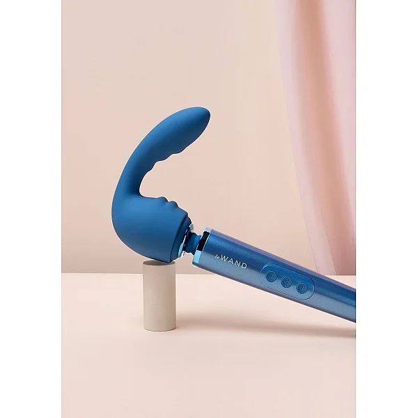 Le Wand Petite Flexi Head - Blauw van het merk Le Wand - Vibrator Opzetstukken - online kopen bij Masculum.nl. De discrete online seks-toys en erotisch heren ondergoed winkel voor gay & hetero mannen.