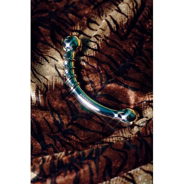Le Wand Bow - Zilver van het merk Steel - Prostaat Vibrators - online bestellen bij Masculum.nl. De discrete online seks-toys en erotisch heren ondergoed winkel voor gay & hetero mannen.
