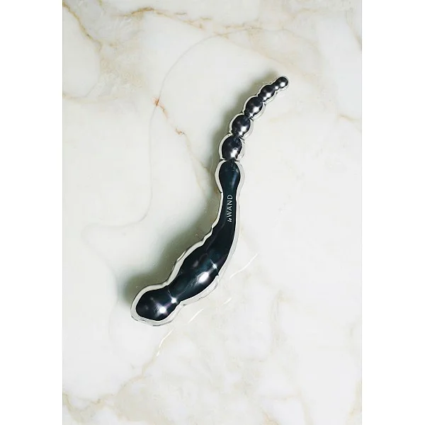 Le Wand Swerve - Zilver van het merk Steel - Prostaat Vibrators - online kopen bij Masculum.nl. De discrete online seks-toys en erotisch heren ondergoed winkel voor gay & hetero mannen.