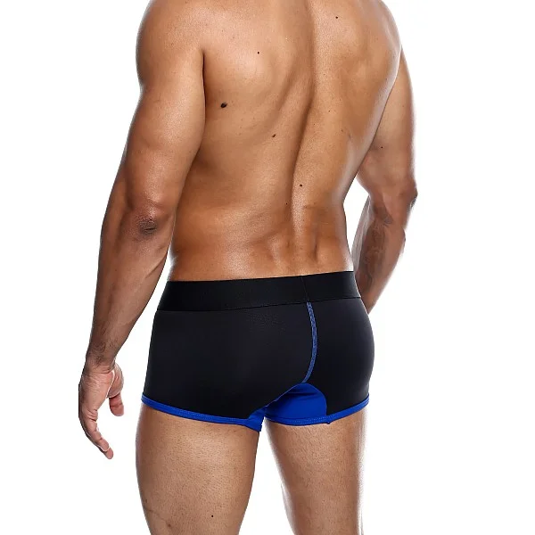 MaleBasics Neon Trunk - Blauw van het merk Malebasics - Heren Lingerie - online bestellen bij Masculum.nl. De discrete online seks-toys en erotisch heren ondergoed winkel voor gay & hetero mannen.