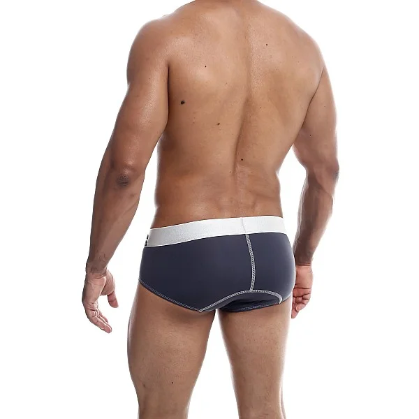 MaleBasics Microfiber Brief - Grijs van het merk Malebasics - Heren Lingerie - online bestellen bij Masculum.nl. De discrete online seks-toys en erotisch heren ondergoed winkel voor gay & hetero mannen.