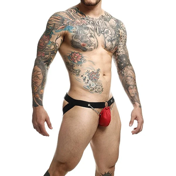DNGEON Chain Jockstrap - Rood van het merk DNGEON - Jockstraps - online kopen bij Masculum.nl. De discrete online seks-toys en erotisch heren ondergoed winkel voor gay & hetero mannen.