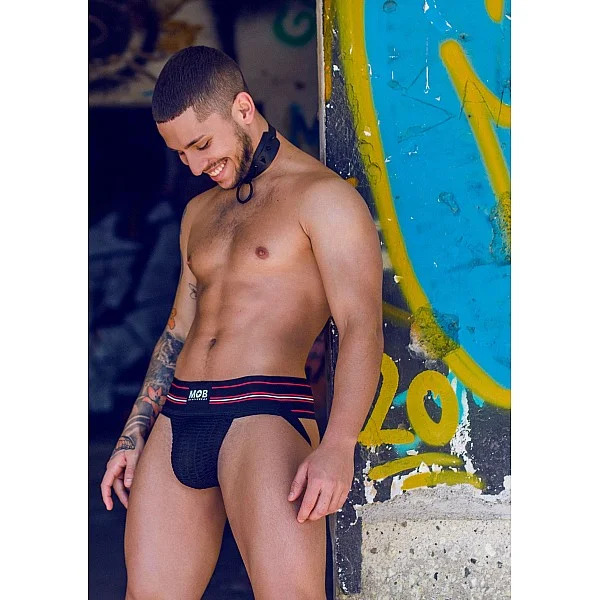 Fetish Classic Wide Jockstrap - Zwart van het merk MOB Eroticwear - Heren Lingerie - online kopen bij Masculum.nl. De discrete online seks-toys en erotisch heren ondergoed winkel voor gay & hetero mannen.