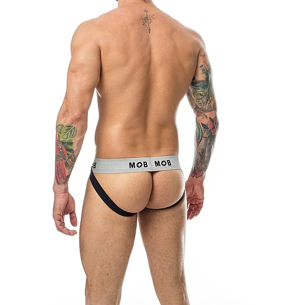 MOB Stripe Classic Jock - Wit van het merk MOB Eroticwear - Heren Lingerie - online kopen bij Masculum.nl. De discrete online seks-toys en erotisch heren ondergoed winkel voor gay & hetero mannen.
