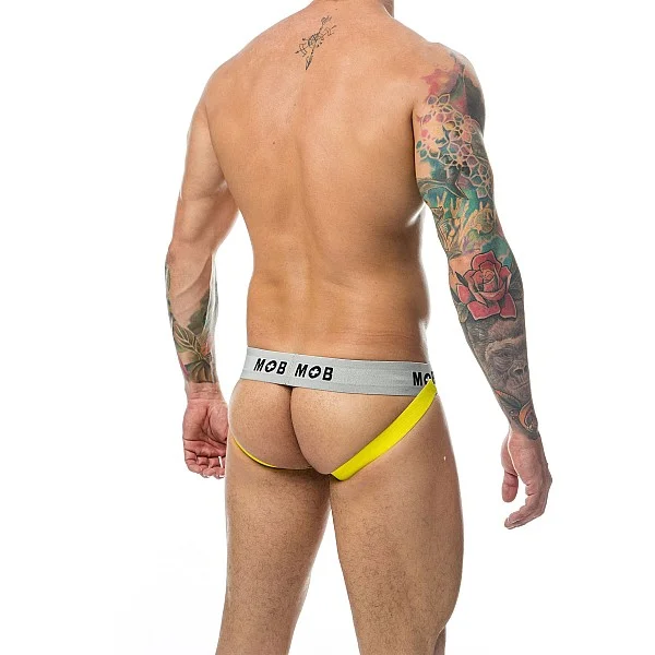 MOB Stripe Classic Jock - Geel van het merk MOB Eroticwear - Heren Lingerie - online kopen bij Masculum.nl. De discrete online seks-toys en erotisch heren ondergoed winkel voor gay & hetero mannen.