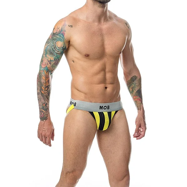 MOB Stripe Classic Jock - Geel van het merk MOB Eroticwear - Heren Lingerie - online kopen bij Masculum.nl. De discrete online seks-toys en erotisch heren ondergoed winkel voor gay & hetero mannen.