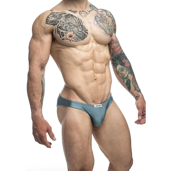 J+S Classic Bikini - Grijs van het merk Justin+Simon - Heren Lingerie - online bestellen bij Masculum.nl. De discrete online seks-toys en erotisch heren ondergoed winkel voor gay & hetero mannen.