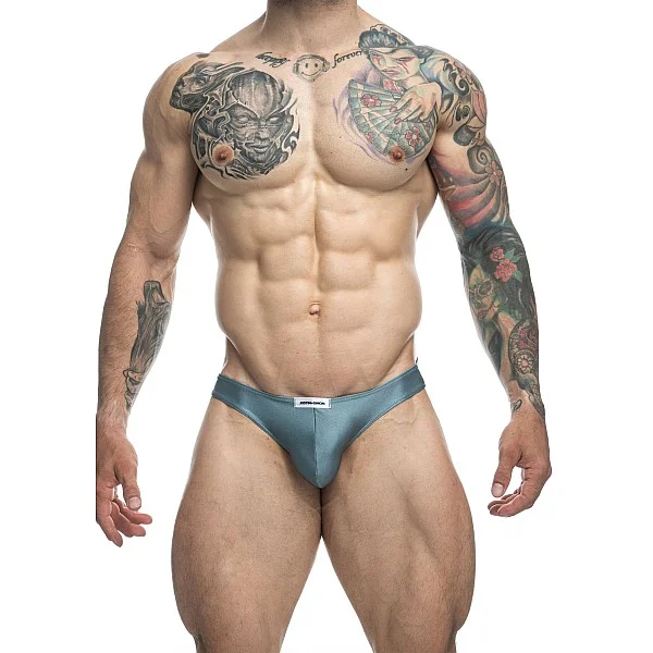 J+S Classic Bikini - Grijs van het merk Justin+Simon - Heren Lingerie - online bestellen bij Masculum.nl. De discrete online seks-toys en erotisch heren ondergoed winkel voor gay & hetero mannen.