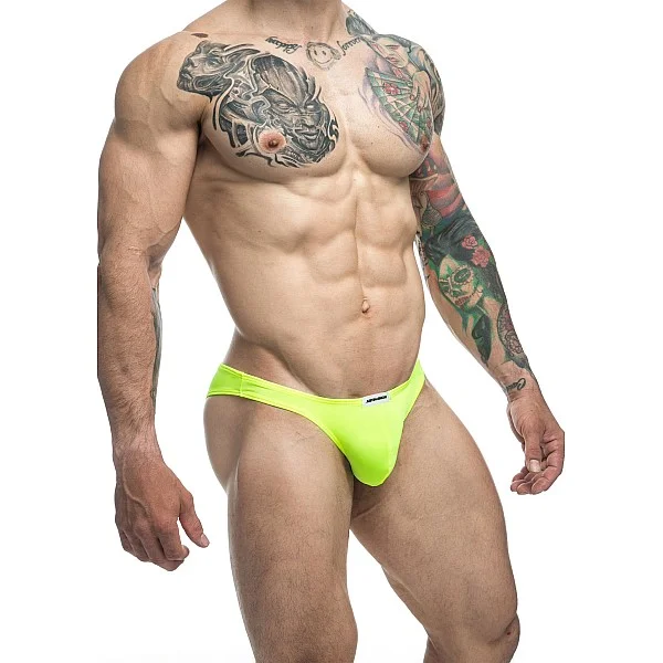 J+S Classic Bikini - Geel van het merk Justin+Simon - Heren Lingerie - online bestellen bij Masculum.nl. De discrete online seks-toys en erotisch heren ondergoed winkel voor gay & hetero mannen.