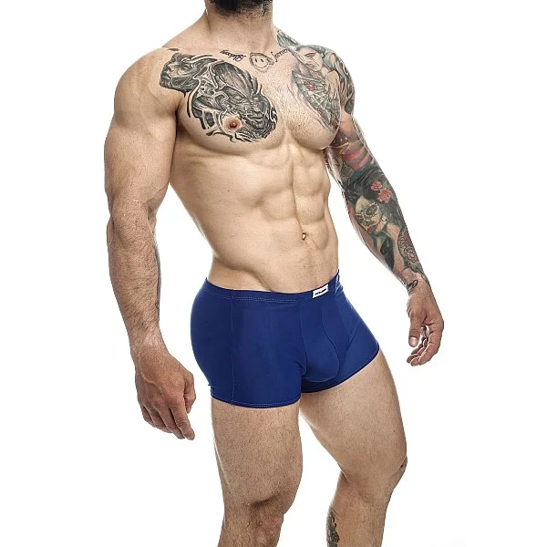 J+S Classic Boxer - Marineblauw van het merk Justin+Simon - Heren Lingerie - online bestellen bij Masculum.nl. De discrete online seks-toys en erotisch heren ondergoed winkel voor gay & hetero mannen.