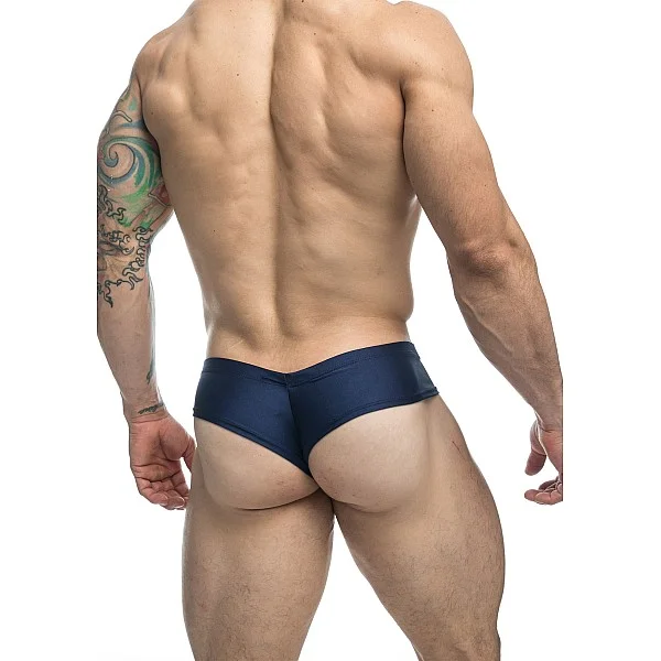 J+S Cheek Bikini - Marineblauw van het merk Justin+Simon - Heren Lingerie - online kopen bij Masculum.nl. De discrete online seks-toys en erotisch heren ondergoed winkel voor gay & hetero mannen.