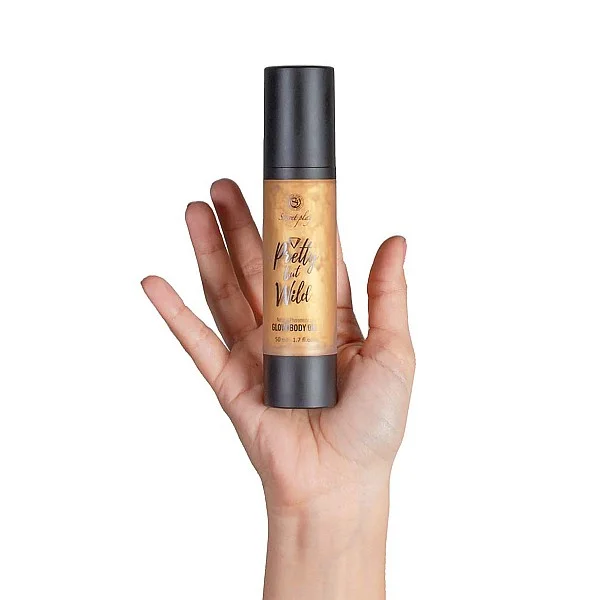 Secret Play Glow Body Oil 50ml - Feromonen van het merk Secret Play - Hygiene & Verzorging - online kopen bij Masculum.nl. De discrete online seks-toys en erotisch heren ondergoed winkel voor gay & hetero mannen.