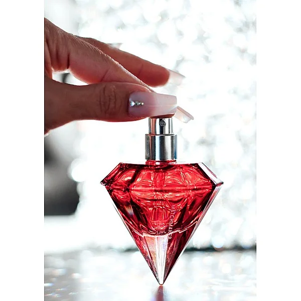 Red Diamond Attract Her 30ml - Red Diamond van het merk Matchmaker - Feromonen Parfum - online bestellen bij Masculum.nl. De discrete online seks-toys en erotisch heren ondergoed winkel voor gay & hetero mannen.