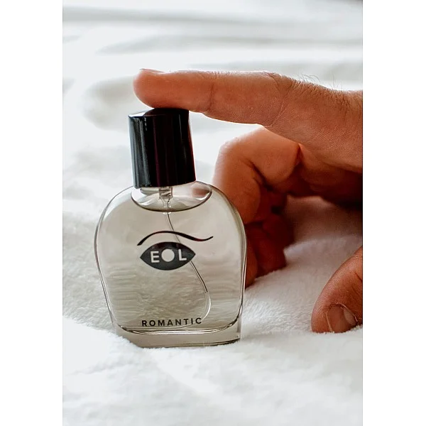 Pheromone Attract Her 50ml - Romantic van het merk Eye Of Love - Feromonen Parfum - online kopen bij Masculum.nl. De discrete online seks-toys en erotisch heren ondergoed winkel voor gay & hetero mannen.