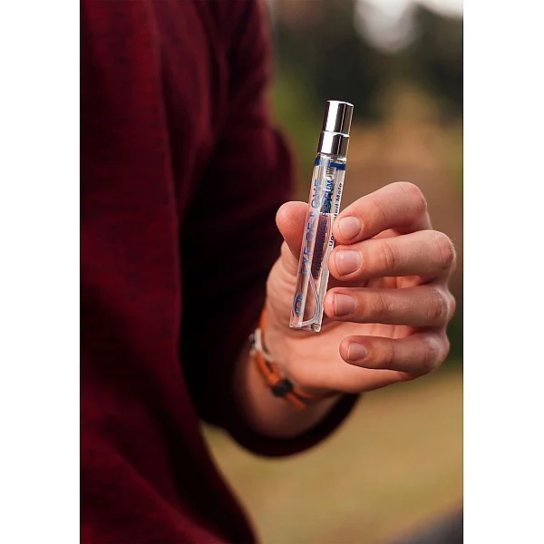 Pheromone Attract Her 10ml - Naturel van het merk Eye Of Love - Feromonen Parfum - online bestellen bij Masculum.nl. De discrete online seks-toys en erotisch heren ondergoed winkel voor gay & hetero mannen.
