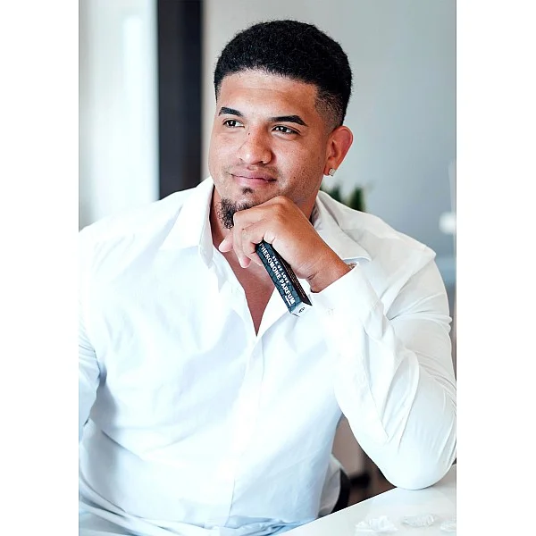 Pheromone Attract Her 10ml - Confidence van het merk Eye Of Love - Feromonen Parfum - online bestellen bij Masculum.nl. De discrete online seks-toys en erotisch heren ondergoed winkel voor gay & hetero mannen.